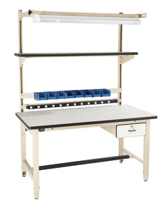 pro产品线技术员的工作台上BIB1 60“x 30“Bench-In-Box工具包